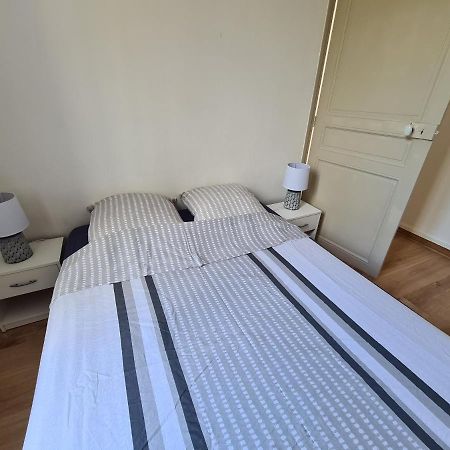 Appartement 60M2 Rdc Avec Jardin Saint-Génis Esterno foto