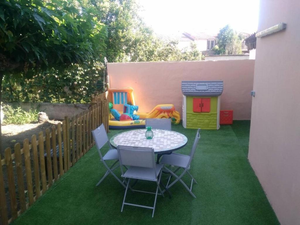 Appartement 60M2 Rdc Avec Jardin Saint-Génis Esterno foto